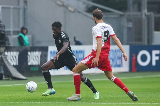 2025-07-31 FC Utrecht v FC Sheriff Tiraspol - UEFA Europa League Second Qualifying Round UTRECHT, NETHERLANDS - JULY 31: David Min of FC Utrecht defends Kwame Boakye of FC Sheriff Tiraspol during the UEFA Europa League Second Qualifying Round match between FC Utrecht and FC Sheriff Tiraspol at Stadion Galgenwaard on July 31, 2025 in Utrecht, Netherlands. Utrecht Stadion Galgenwaard Netherlands Content not available for redistribution in The Netherlands directly or indirectly through any third parties. Copyright: xBenxGalx