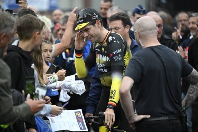 CYCLING NATOUR CRITERIUM HERENTALS Tom Goyvaerts BELGA MAXPPP - Belgian Wout van Aert of Team Visma-Lease a Bike and pictured before the Natourcriterium Herentals cycling race, Thursday 31 July 2025 in Herentals. The contest is a part of the traditional criteriums , local races in which mainly cyclists who rode the Tour de France compete. BELGA PHOTO TOM GOYVAERTS Women s Tour de france, on july 31st 2025 HERENTALS Belgium  Copyright: xBELGA MAXPPPxTomxGoyvaertsx 130374664 130374664
