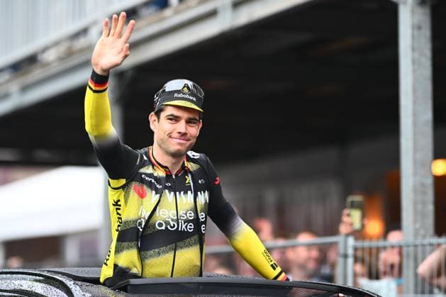 Cycling Criterium Herentals HERENTALS, BELGIUM - JULY 31 : Van Aert Wout (BEL) of Team Visma - Lease a Bike with fans during Herentals Fietst an after Tour Criterium in Herentals. On July 31, 2025 in Herentals, Belgium, 31 07 2025 Herentals Belgium  Copyright: xGvgx
