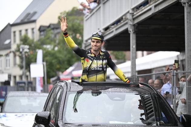 Belgian Wout van Aert of Team Visma-Lease a Bike and pictured before the Natourcriterium Herentals cycling race, Thursday 31 July 2025 in Herentals. The contest is a part of the traditional criteriums , local races in which mainly cyclists who rode the Tour de France compete. TOM GOYVAERTS TomxGoyvaerts  x130377481x