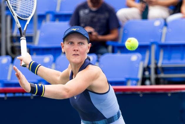 July 31, 2025, Montreal, Quebec, Canada: SUSAN LAMENS from Netherland forehand in second set against Lin Zhu from China in round of 32 at Canadian Open at IGA stadium in Montreal, Quebec, Canada on 2025-07-31 Montreal Canada - ZUMAl189 20250731_zsp_l189_017 Copyright: xYannickxLegarex