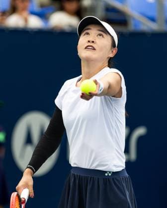 July 31, 2025, Montreal, Quebec, Canada: LIN ZHU from China serving in second set against Susan Lamens from Netherland in round of 32 at Canadian Open at IGA stadium in Montreal, Quebec, Canada on 2025-07-31 Montreal Canada - ZUMAl189 20250731_zsp_l189_025 Copyright: xYannickxLegarex