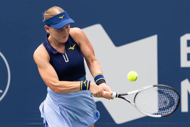 July 31, 2025, Montreal, Quebec, Canada: SUSAN LAMENS from Netherland back hand in second set against Lin Zhu from China in round of 32 at Canadian Open at IGA stadium in Montreal, Quebec, Canada on 2025-07-31 Montreal Canada - ZUMAl189 20250731_zsp_l189_030 Copyright: xYannickxLegarex
