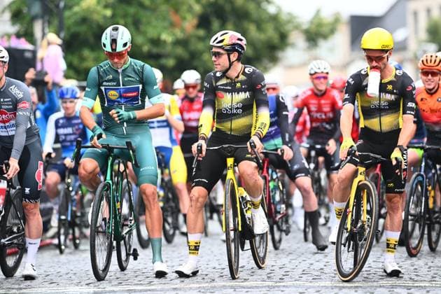Cycling Criterium Herentals HERENTALS, BELGIUM - JULY 31 : Milan Jonathan (BEL) of Lidl - Trek, Campenaerts Victor (BEL) of Team Visma - Lease a Bike, Van Aert Wout (BEL) of Team Visma - Lease a Bike at the start line during Herentals Fietst an after Tour Criterium in Herentals. On July 31, 2025 in Herentals, Belgium, 31 07 2025 Herentals Belgium  Copyright: xGvgx