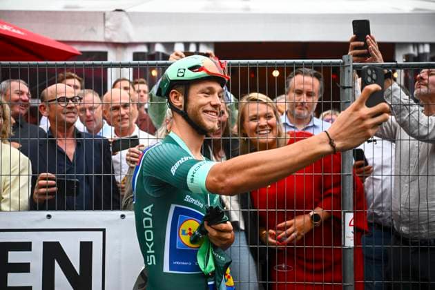 Cycling Criterium Herentals HERENTALS, BELGIUM - JULY 31 : Milan Jonathan (BEL) of Lidl - Trek with fans during Herentals Fietst an after Tour Criterium in Herentals. On July 31, 2025 in Herentals, Belgium, 31 07 2025 Herentals Belgium  Copyright: xGvgx
