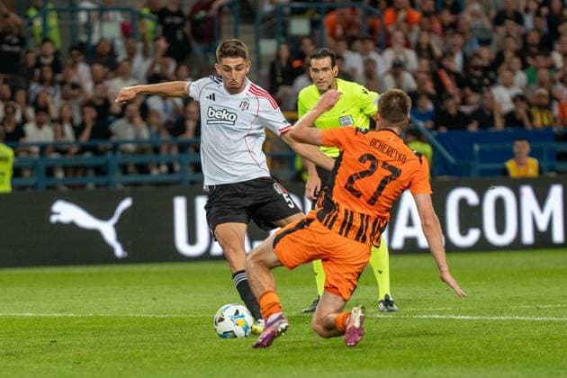 31.07.2025 KRAKOW MECZ II RUNDY KWALIFIKACYJNEJ UEFA EUROPA LEAGUE SZACHTAR DONIECK VS BESIKTAS --- UEFA EUROPA LEAGUE 2ND QUALIFYING ROUND MATCH NZ. DEMIR EGE TIKNAZ FOT.IGOR ZADECKI ARENA AKCJI NEWSPIX.PL --- newspix.pl 