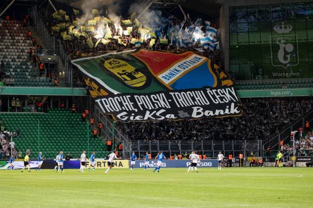 Legia Warszawa - Banik Ostrava 31.07.2025 football, Warsaw, UEFA Europa League qualifiers second qualifying round , game Legia Warszawa - Banik Ostrava (pilka nozna eliminacje Liga Europy, 2 runda , Legia Warszawa - Banik Ostrawa) image shows: fan support flare, pirotechnic, flag, fans photo Katarzyna Plewczynska Fotostyk Copyright: xKatarzynaxPlewczynska Fotostykx 20250731FCTKP036
