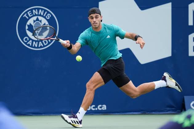 ATP, Tennis Herren Masters 1000 National Bank Open Toronto Presented by Rogers 2025 - Day 6 Francisco Cerundolo of Argentina plays a forehand against Tomas Martin Etcheverry of Argentina during the Men s Singles third round match on day 6 of the ATP Masters 1000 National Bank Open at Sobeys Stadium. on July 31, 2025 in Toronto, Canada. (Photo by Leonardo Ramirez Eyepix Group) Copyright: xLeonardoxRamirezx xEyepixxGroupx LR-31072025-04849