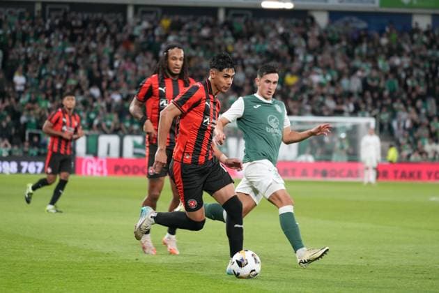 31st July 2025; Easter Road, Edinburgh, Scotland: UEFA Europa League, Second Qualifying Round, Second Leg, Hibernian versus Midtjylland; Dar& xed;o Osorio of Midtjylland on the ball  AlecxBrown