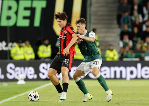 Hibernian v FC Midtjylland UEFA Europa League Mikel Gogorza of FC Midtjylland (left) shields the ball from Josh Mulligan of Hibernian during the UEFA Europa League Second Qualifying Round Second Leg match at Easter Road, Edinburgh UK Newspapers OUT Copyright: xFredxPalmerx FIL-22024-0156