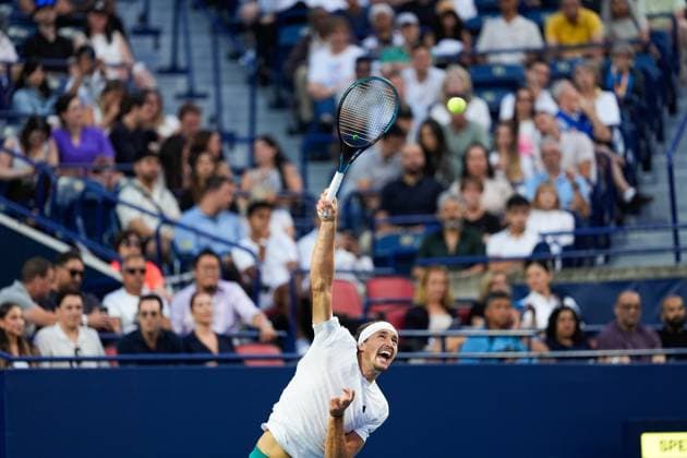 National Bank Open 2025 - Day 6 TORONTO, CANADA - JULY 31: Alexander Zverev of Germany serves against Matteo Arnaldi of Italy on day six of the 2025 National Bank Open at Sobeys Stadium in Toronto, Ontario, Canada on July 31, 2025. Mert Alper Dervis Anadolu Ontario Canada. Editorial use only. Please get in touch for any other usage.  Copyright: x2025xAnadoluxMertxAlperxDervisx