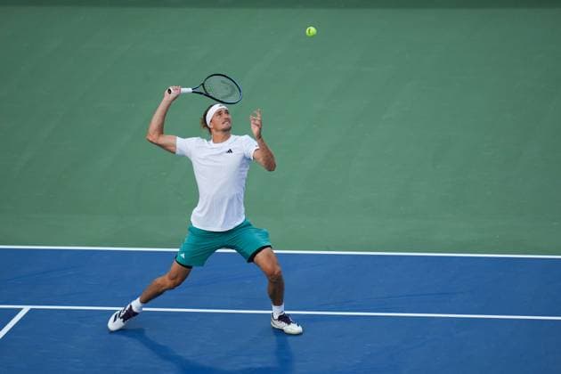 ATP, Tennis Herren Masters 1000 National Bank Open Toronto Presented by Rogers 2025 - Day 6 Alexander Zverev of Germany plays a forehand against Mateo Arnaldi of Italy during the Men s Singles third round match on day 6 of the ATP Masters 1000 National Bank Open at Sobeys Stadium. on July 31, 2025 in Toronto, Canada. (Photo by Leonardo Ramirez Eyepix Group) Copyright: xLeonardoxRamirezx xEyepixxGroupx LR-31072025-07063
