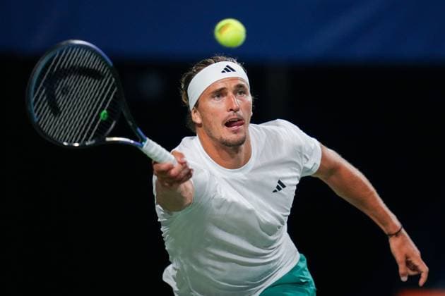ATP, Tennis Herren Masters 1000 National Bank Open Toronto Presented by Rogers 2025 - Day 6 Alexander Zverev of Germany plays a forehand against Mateo Arnaldi of Italy during the Men s Singles third round match on day 6 of the ATP Masters 1000 National Bank Open at Sobeys Stadium. on July 31, 2025 in Toronto, Canada. (Photo by Leonardo Ramirez Eyepix Group) Copyright: xLeonardoxRamirezx xEyepixxGroupx LR-31072025-08269