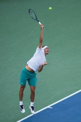 ATP, Tennis Herren Masters 1000 National Bank Open Toronto Presented by Rogers 2025 - Day 6 Alexander Zverev of Germany serves to Alexander Zverev of Germany (not pictured) during the Men s Singles third round match on day 6 of the ATP Masters 1000 National Bank Open at Sobeys Stadium. on July 31, 2025 in Toronto, Canada. (Photo by Leonardo Ramirez Eyepix Group) Copyright: xLeonardoxRamirezx xEyepixxGroupx LR-31072025-06917