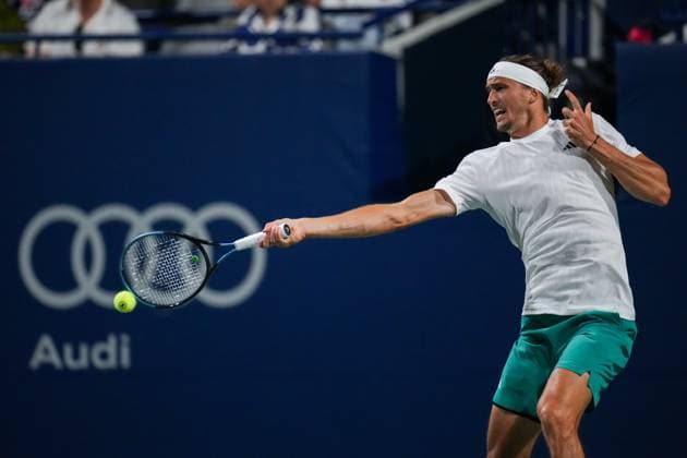 July 31, 2025, Toronto, Ontario, Canada: Alexander Zverev of Germany plays a forehand against Mateo Arnaldi of Italy during the Men s Singles third round match on day 6 of the ATP, Tennis Herren Masters 1000 National Bank Open at Sobeys Stadium. on July 31, 2025 in Toronto, Canada. Toronto Canada - ZUMAe321 20250731_zsa_e321_197 Copyright: xLeonardoxRamirezx