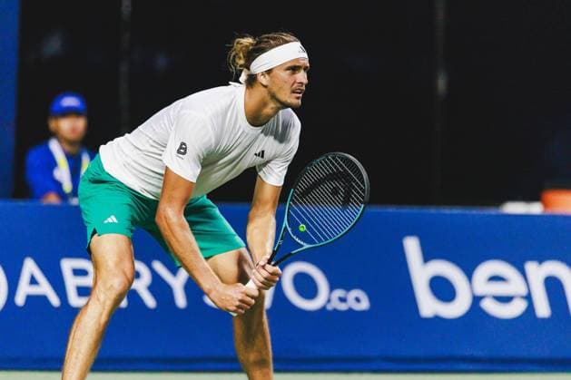 July 31, 2025, Toronto, Ontario, Canada: ALEXANDER ZVEREV of Germany is seen during his third-round menÃ¢â‚¬â ¢s singles match against MATTEO ARNALDI of Italy at the 2025 National Bank Open at Sobeys Stadium in Toronto, Ontario. Toronto Canada - ZUMAt160 20250731_zip_t160_016 Copyright: xMathewxTsangx