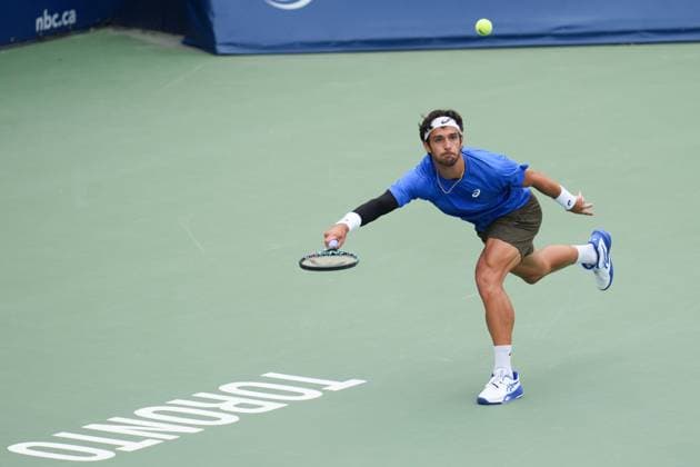 ATP, Tennis Herren Masters 1000 National Bank Open Toronto Presented by Rogers 2025 - Day 6 Lorenzo Musetti of Italy plays a backhand against Alex Michelsen of the United States during the Men s Singles third round match on day 6 of the ATP Masters 1000 National Bank Open at Sobeys Stadium. on July 31, 2025 in Toronto, Canada. Toronto Ontario Canada Copyright: xLeonardoxRamirezx