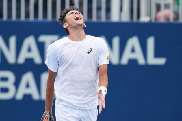ATP, Tennis Herren Masters 1000 National Bank Open Toronto Presented by Rogers 2025 - Day 6 Emilio Nava of the United States after loosing a point against Karen Khachanov of Russia during the Men s Singles third round match on day 6 of the ATP Masters 1000 National Bank Open at Sobeys Stadium. on July 31, 2025 in Toronto, Canada. Toronto Ontario Canada Copyright: xLeonardoxRamirezx