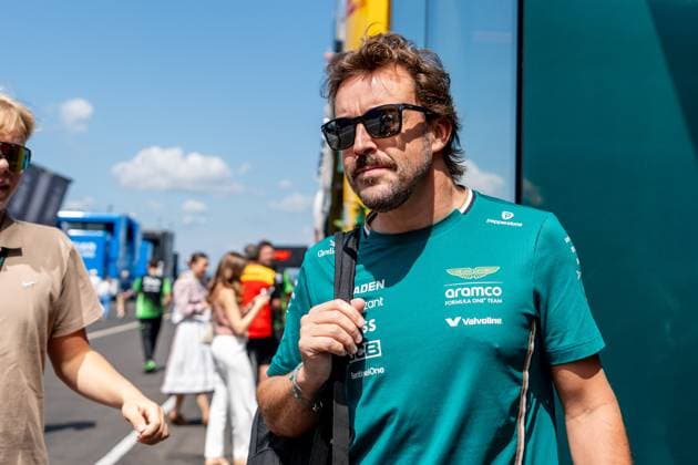 Fernando Alonso Aston Martin Aramco Formula One Team, Spain, 14 , HUN, Formula 1 World Championship, Hungarian Grand Prix, Hungaroring, Practice Day, 2025 season, 01 08 2025 HUN, Formula 1 World Championship, Hungarian Grand Prix, Hungaroring, Practice Day, 2025 season, 01 08 2025 Budapest Copyright: xEibner-Pressefoto MarcelxFischerx EP_MFI