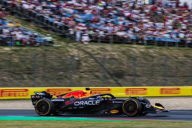 F1 - HUNGARIAN GRAND PRIX 2025 01 VERSTAPPEN Max (nld), Red Bull Racing RB21, action during the 2025 Formula 1 Lenovo Hungarian Grand Prix, 14th round of the 2025 FIA Formula One World Championship, WM, Weltmeisterschaft from August 1 to 3, 2025 on the Hungaroring, in Mogyorod, Hungary - MogyorodHungary  Copyright: xANTONINxVINCENTx