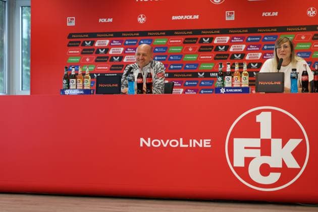 01 08 2025, xrekx, Soccer 2 Bundesliga, 1 FC Kaiserslautern Press Conference v l Torsten Lieberknecht Coach 1 FC Kaiserslautern Ann Kathrin Beisiegel Hauck Press Spokesman 1 FC Kaiserslautern DFL DFB REGULATIONS PROHIBIT ANY USE OF PHOTOGRAPHS as IMAGE SEQUENCES and or QUASI VIDEO Kaiserslautern