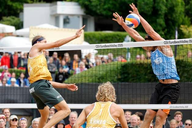 Düsseldorf, Germany, CEV EuroBeachVolley 2025 European Beach Volleyball Championships at the Rochusclub in Düsseldorf 01 08 2025 Round of 16 Matthew IMMERS NED 1 and Ruben PENNINGA NED 2 against David AHMAN AEHMAN SWE 1 and Jonatan HELLVIG SWE 2
