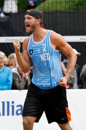 Düsseldorf, Germany, CEV EuroBeachVolley 2025 European Beach Volleyball Championships at the Rochusclub in Düsseldorf 01 08 2025 Round of 16 Matthew IMMERS NED 1 and Ruben PENNINGA NED 2 against David AHMAN AEHMAN SWE 1 and Jonatan HELLVIG SWE 2