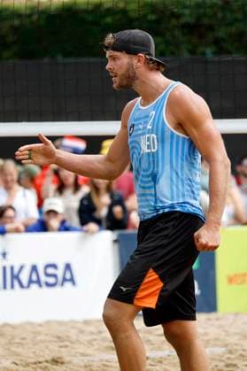 Düsseldorf, Germany, CEV EuroBeachVolley 2025 European Beach Volleyball Championships at the Rochusclub in Düsseldorf 01 08 2025 Round of 16 Matthew IMMERS NED 1 and Ruben PENNINGA NED 2 against David AHMAN AEHMAN SWE 1 and Jonatan HELLVIG SWE 2 Ruben PENNINGA NED 2