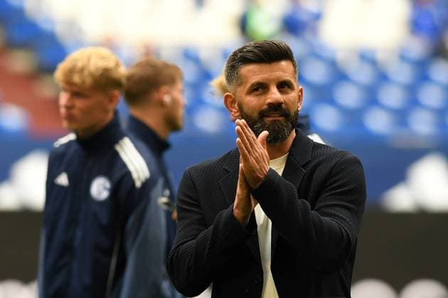 Coach Miron Muslic FC Schalke 04 gestures, gestures during the 2 Bundesliga match between FC Schalke 04 and Hertha BSC, Veltins Arena on August 01, 2025 in Gelsenkirchen, Germany Photo by Ralf Treese DeFodi Images Trainer Miron Muslic FC Schalke 04 gestures during the 2 Bundesliga match between FC Schalke 04 and Hertha BSC at Veltins Arena on August 1, 2025 in Gelsenkirchen, Germany Photo by Ralf Treese DeFodi Images DFB DFL REGULATIONS PROHIBIT ANY USE OF PHOTOGRAPHS AS IMAGE SEQUENCES AND OR QUASI VIDEO Photo by Ralf Treese DeFodi Images