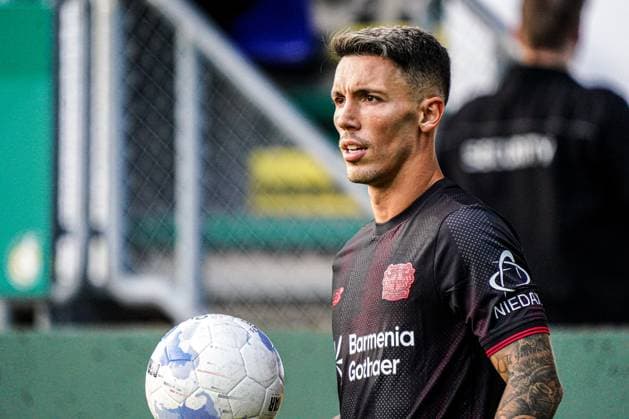 2025-08-01 Fortuna Sittard v Bayer 04 Leverkusen - pre-season friendly SITTARD, NETHERLANDS - AUGUST 1: Alejandro Grimaldo of Bayer 04 Leverkusen looks on during the pre-season friendly match between Fortuna Sittard and Bayer 04 Leverkusen at Fortuna Sittard Stadion on August 1, 2025 in Sittard, Netherlands. Sittard Fortuna Sittard Stadion Netherlands Content not available for redistribution in The Netherlands directly or indirectly through any third parties. Copyright: xGabrielxCalvinoxAlonsox