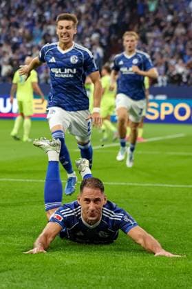 Gelsenkirchen, Germany, 01 08 25 Nikola Katic FC Schalke 04 goal celebration, cheers after his goal for 2 0 during the 2 Bundesliga match between FC Schalke 04 Hertha BSC Berlin at the Veltins Arena on August 01, 2025 in Gelsenkirchen, Germany Gelsenkirchen Veltins Arena Germany Copyright: xStefanxBrauer Brauer-Fotoagenturx