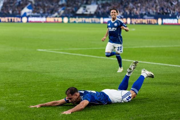 2 Soccer Bundesliga FC Schalke 04 Hertha BSC Berlin 01 08 2025 Cheering for 2 0 by Nikola Katic FC Schalke 04, 25 , Goal, Goal celebration 2 Soccer Bundesliga FC Schalke 04 Hertha BSC Berlin Gelsenkirchen, VELTINS Arena on 01 08 2025 DFL REGULATIONS PROHIBIT ANY USE OF PHOTOGRAPHS AS IMAGE SEQUENCES AND OR QUASI VIDEO Copyright: xBEAUTIFULxSPORTS Wunderlx