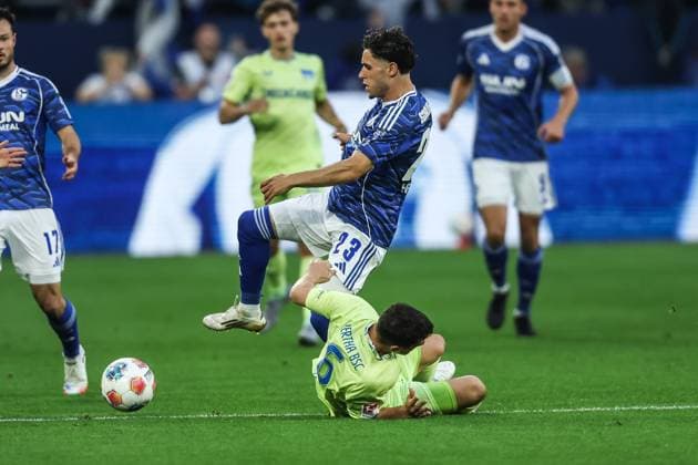 Sport, Football, 2 Bundesliga Season 2025 2026 1 Matchday FC Schalke 04 Hertha BSC Berlin 01 08 2025, VELTINS Arena Soufiane El Faouzi Schalke 04, 23 Diego Demme Hertha BSC Berlin, 6 Gelsenkirchen VELTINS Arena Nordrhein Westfalen Germany