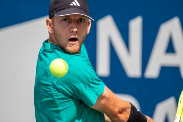 Spaniard Alejandro Davidovich in action against Czech Jakub Mensik during a match at the ATP, Tennis Herren 1000 tournament in Toronto, Canada, 01 August 2025. Davidovich defeats Czech Mensik and reaches the round of 16 at the ATP 1000 in Toronto !ACHTUNG: NUR REDAKTIONELLE NUTZUNG!  Copyright: xJulioxCesarxRivasx USA4209 20250801-55017562917_1