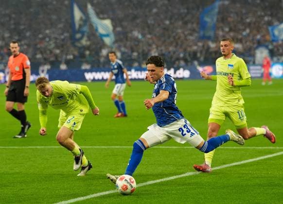 Julian Eitschberger Hertha BSC, 2 , Soufiane El Faouzi FC Schalke 04, 23 , Michael Bruno Dominique Cuisance Hertha BSC, 10 GER, FC Schalke 04 vs Hertha BSC, Football, 2 Bundesliga, 1 Matchday, Season 2025 2026, 01 08 2025 DFL REGULATES PROHIBIT ANY USE OF PHOTOGRAPHS AS IMAGE SEQUENCES AND OR QUASI VIDEO GER, FC Schalke 04 vs Hertha BSC, Football, 2 Bundesliga, 1 Matchday, Season 2025 2026, 01 08 2025 Gelsenkirchen Copyright: xEibner-Pressefoto ScottxColemanx EP_SCN