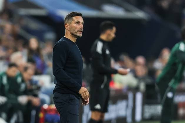Sport, Football, 2 Bundesliga Season 2025 2026 1 Matchday FC Schalke 04 Hertha BSC Berlin 01 08 2025, VELTINS Arena Stefan Leitl Coach, Hertha BSC Berlin Gelsenkirchen VELTINS Arena Nordrhein Westfalen Germany