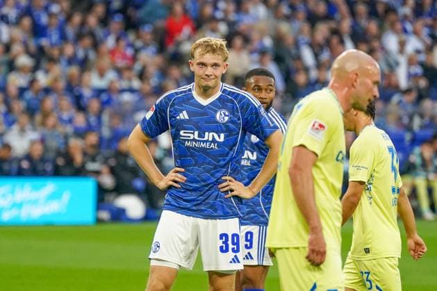 Germany Soccer 2 Bundesliga 2025 26, 11 Matchday FC Schalke 04 vs Hertha BSC VELTINS Arena Gelsenkirchen Peter Remmert Schalke 04, 39 Copyright: xJOERANxSTEINSIEKx