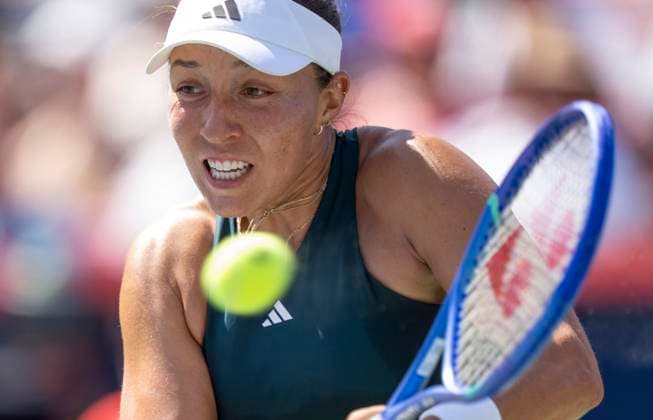 August 1, 2025, Montreal, Pq, Canada: Jessica Pegula of the United States hits a return to Anastasija Sevastova of Latvia during third round tennis action at the National Bank Open in Montreal, Friday, August 1, 2025. Canada News - August 1, 2025  - ZUMAc35_ 20250801_zaf_c35_059 Copyright: xChristinnexMuschix