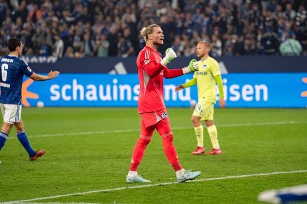 GER, 2 FBL FC Schalke 04 vs Hertha BSC Berlin 01 08 2025, Veltins Arena, Gelsenkirchen, GER, 2 FBL FC Schalke 04 vs Hertha BSC Berlin in the picture Loris Karius FC Schalke 04, 1 cheers with fist, screams, celebrates the victory, gestures, facial expressions, emotions nordphotoxGmbHxx xChristianxSchulze nph000300