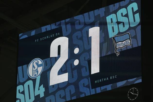 The video cube shows the score after the final whistle at the match of the 2 Bundesliga season 2025 26 FC Schalke 04 Hertha BSC Copyright Thomas Pakusch