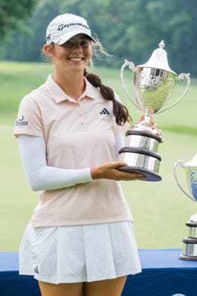 August 1, 2025, West Lafayette, Indiana, USA: Tournament winner ASTERISK TALLEY with the championship trophy on the final day of the PGA, Golf Herren Junior Championships on August 1, 2025, at the Birck Boilermaker Golf Complex in West Lafayette, Ind. West Lafayette USA - ZUMAw145 20250801_zsp_w145_024 Copyright: xDavidxWegielx