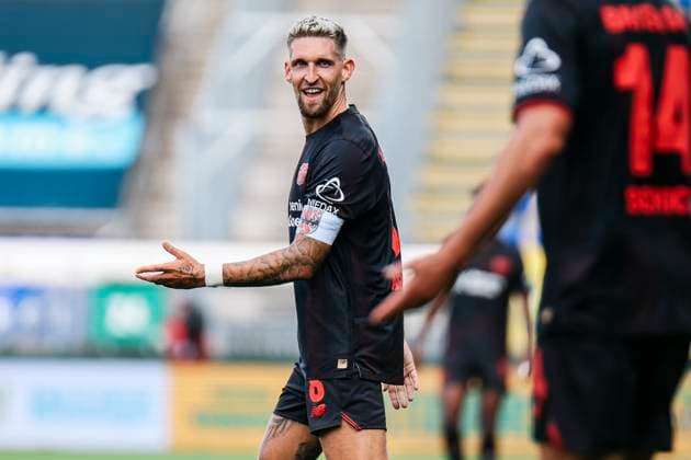 Test match Fortuna Sittard Bayer 04 Leverkusen 01 08 2025 Robert Andrich Bayer 04 Leverkusen, 8 reacts during the test match Fortuna Sittard Bayer 04 Leverkusen Sittard, Fortuna Sittard Stadium 01 08 2025 Copyright: xBEAUTIFULxSPORTS Freisenx