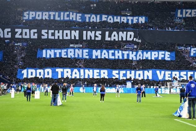 Schalke Fans in der Nordkurve, Spruchbaender, Feature, Symbolfoto, Randmotiv, Jubel, jubeln, Freude, cheers, Fussball 2 Bundesliga, 1 Spieltag, FC Schalke 04 GE Hertha BSC Berlin B 2 1 am 01 08 2025 in Gelsenkirchen Germany DFL regulations prohibit any use of photographs as image sequences and or quasi video Â