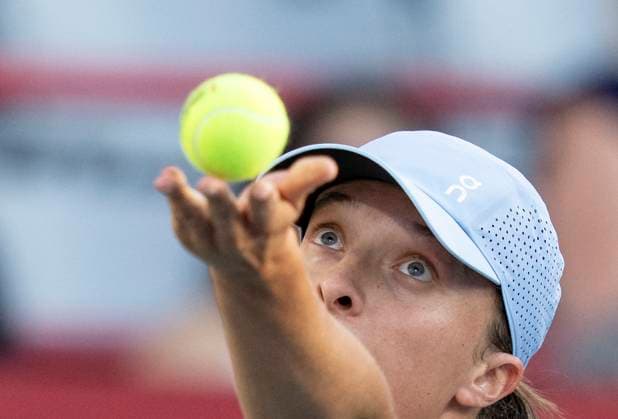 August 1, 2025, Montreal, Pq, Canada: Iga Swiatek of Poland serves to Eva Lys of Germany during third round tennis action at the National Bank Open in Montreal, Friday, Aug. 1, 2025. Canada News - August 1, 2025  - ZUMAc35_ 20250801_zaf_c35_118 Copyright: xChristinnexMuschix