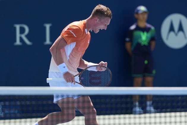 ATP, Tennis Herren Masters 1000 National Bank Open Toronto Presented by Rogers 2025 - Day 7 Jiri Lehecka of Czechia plays a backhand against Arthur Fils of France during the Men s Singles third round match on day 7 of the ATP Masters 1000 National Bank Open at Sobeys Stadium. on August 1, 2025 in Toronto, Canada. (Photo by Leonardo Ramirez Eyepix Group) Copyright: xLeonardoxRamirezx xEyepixxGroupx LR-01082025-05334
