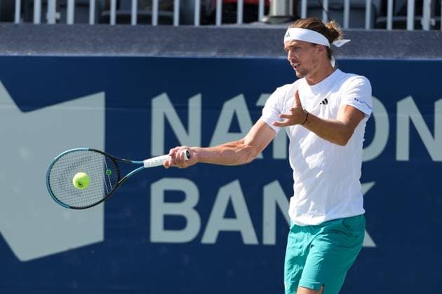 August 1, 2025, Toronto, Ontario, Canada: Marcelo Melo of Brazil (not pictured) and Alexander Zverev of Germany against Joe Salisbury of Great Britain and Neal Skupski of Great Britain during the Men s Doubles first round match on day 7 of the ATP, Tennis Herren Masters 1000 National Bank Open at Sobeys Stadium. on August 1, 2025 in Toronto, Canada. Toronto Canada - ZUMAe321 20250801_zsa_e321_028 Copyright: xLeonardoxRamirezx