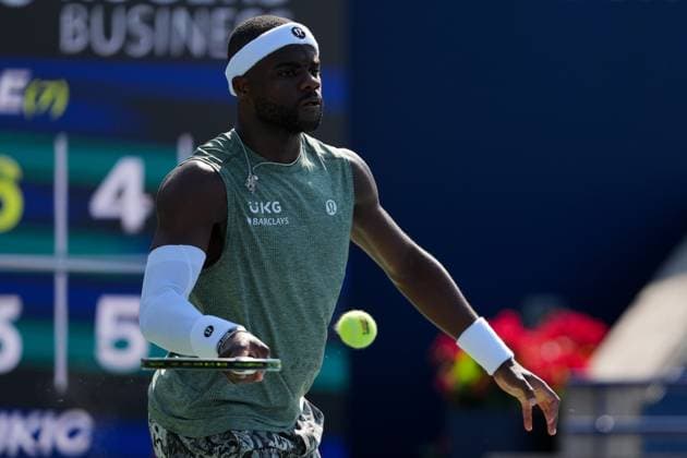 August 1, 2025, Toronto, Ontario, Canada: Frances Tiafoe of the United States plays a forehand against Aleksandar Vukic of Australia during the Men s Singles third round match on day 7 of the ATP, Tennis Herren Masters 1000 National Bank Open at Sobeys Stadium. on August 1, 2025 in Toronto, Canada. Toronto Canada - ZUMAe321 20250801_zsa_e321_042 Copyright: xLeonardoxRamirezx