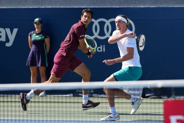August 1, 2025, Toronto, Ontario, Canada: Marcelo Melo of Brazil and Alexander Zverev (right) of Germany against Joe Salisbury of Great Britain and Neal Skupski of Great Britain during the Men s Doubles first round match on day 7 of the ATP, Tennis Herren Masters 1000 National Bank Open at Sobeys Stadium. on August 1, 2025 in Toronto, Canada. Toronto Canada - ZUMAe321 20250801_zsa_e321_044 Copyright: xLeonardoxRamirezx