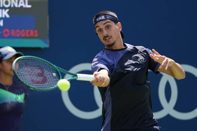 August 1, 2025, Toronto, Ontario, Canada: Lorenzo Sonego of Italy plays a forehand Andrey Rublev of Russia during the Men s Singles third round match on day 7 of the ATP, Tennis Herren Masters 1000 National Bank Open at Sobeys Stadium. on August 1, 2025 in Toronto, Canada. Toronto Canada - ZUMAe321 20250801_zsa_e321_085 Copyright: xLeonardoxRamirezx