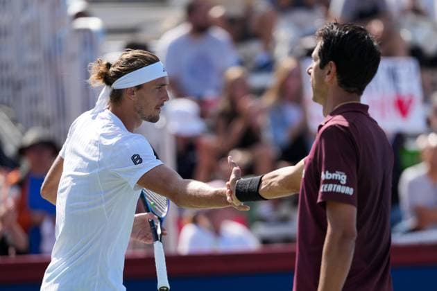 August 1, 2025, Toronto, Ontario, Canada: Marcelo Melo of Brazil (right) and Alexander Zverev of Germany (left) against Joe Salisbury of Great Britain and Neal Skupski of Great Britain during the Men s Doubles first round match on day 7 of the ATP, Tennis Herren Masters 1000 National Bank Open at Sobeys Stadium. on August 1, 2025 in Toronto, Canada. Toronto Canada - ZUMAe321 20250801_zsa_e321_109 Copyright: xLeonardoxRamirezx